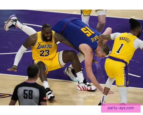 湖人逆转快船惊险取胜 詹姆斯关键时刻再显王者风采